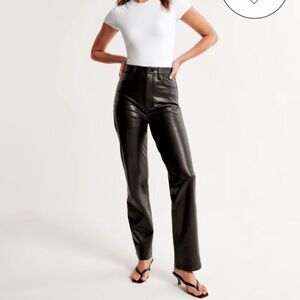 Abercrombie 90s Straight Ultra High Rise